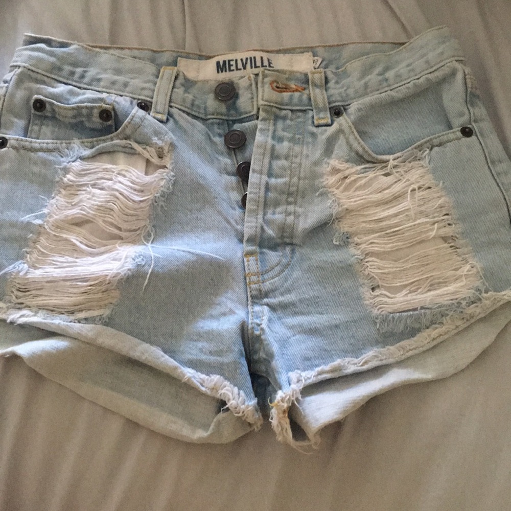 Shorts!!! Worm twice start bidding